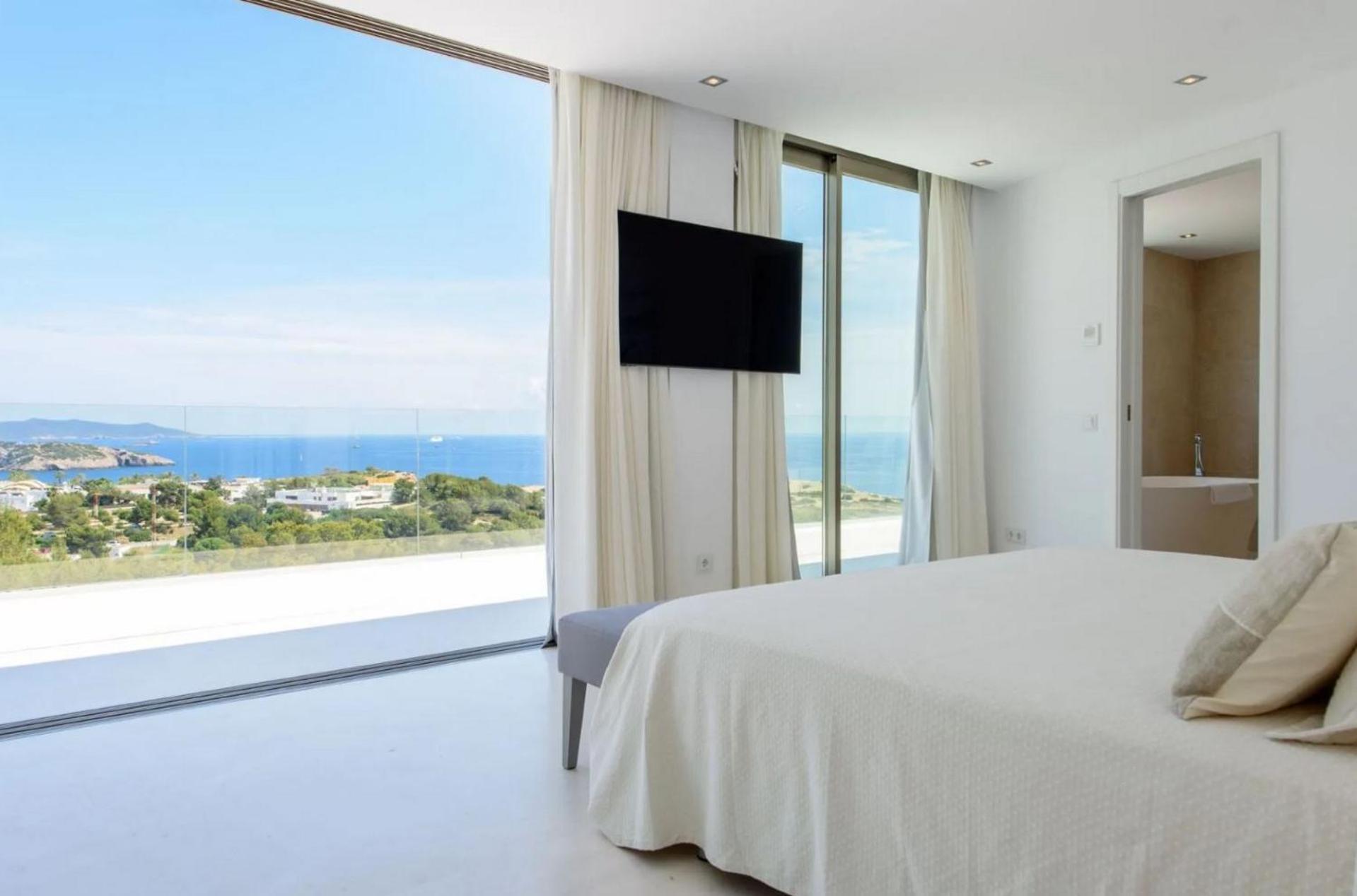 Avinguda Cap Martinet Illes Balears * Talamanca (Ibiza)